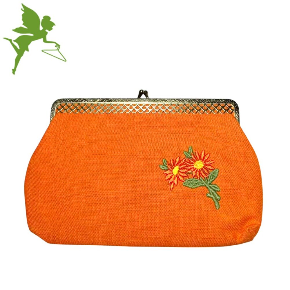 VINTAGE Irish Linen Embroidered Kiss Clasp Pouch